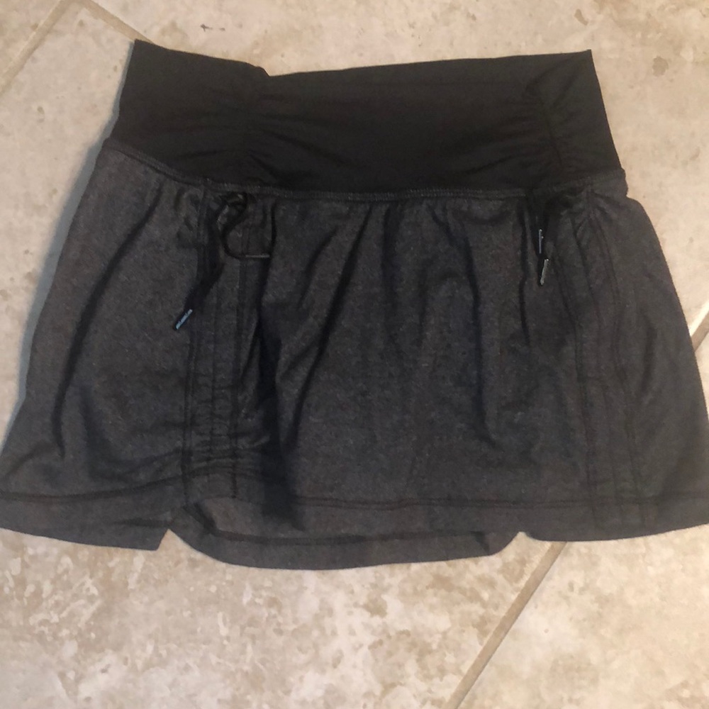 Lululemon tennis skirt. Size 2